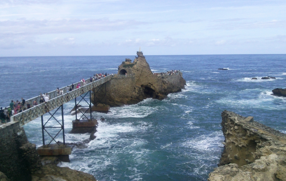 Rocher de la vierge Biarritz Doudouz4 CC BY SA