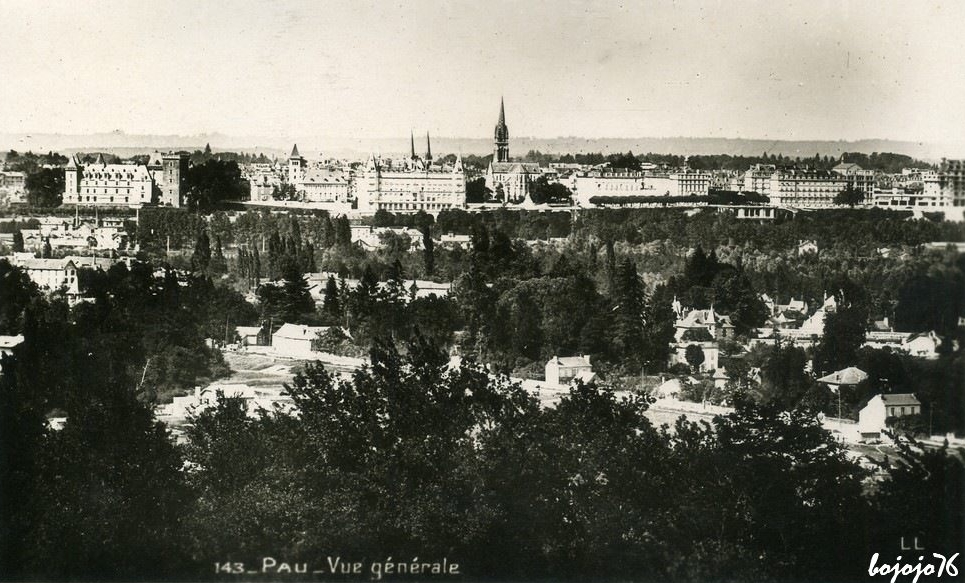 Vue générale de Pau d'autrefois
